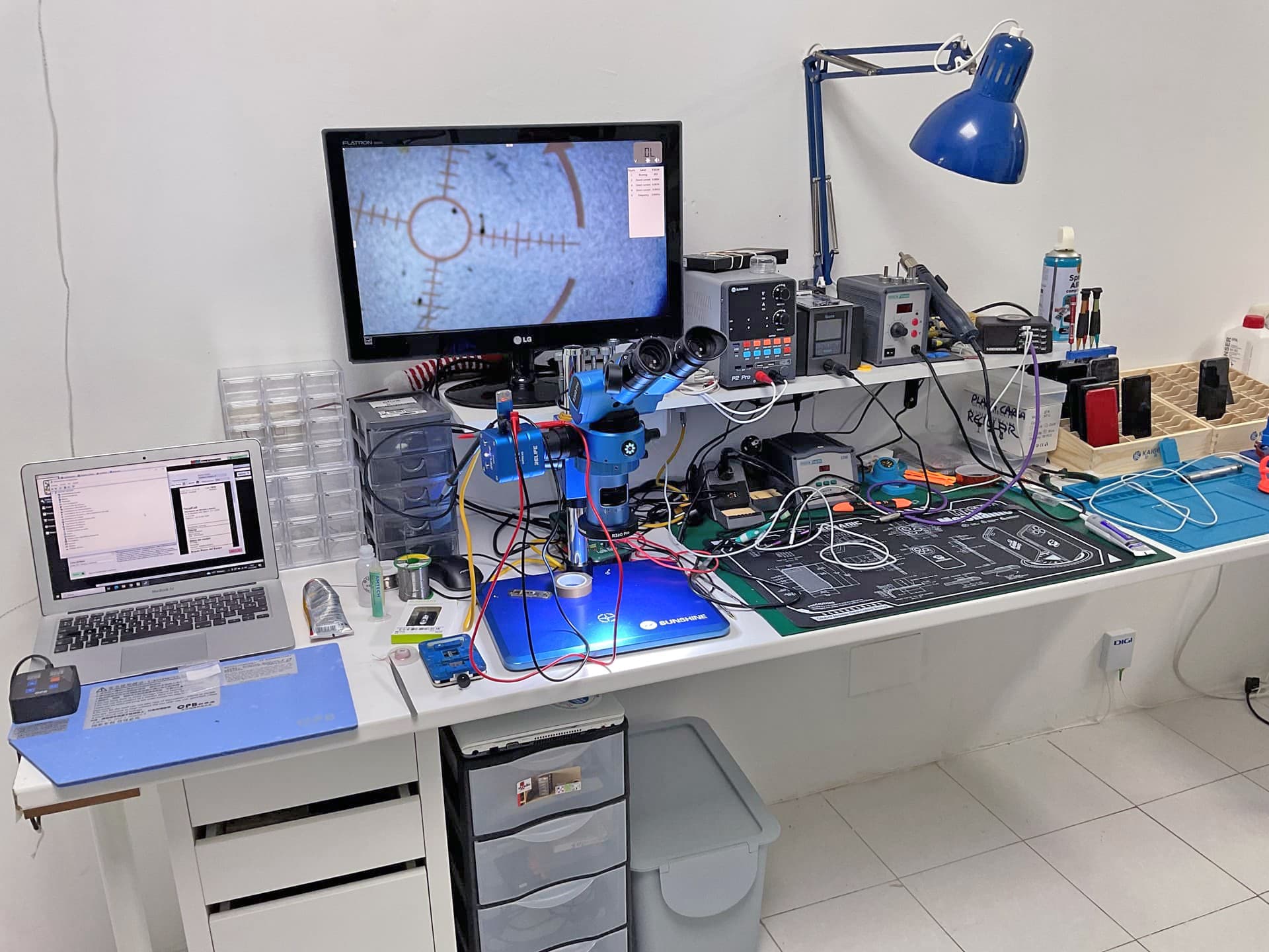 Tienda en Avenida de Monelos