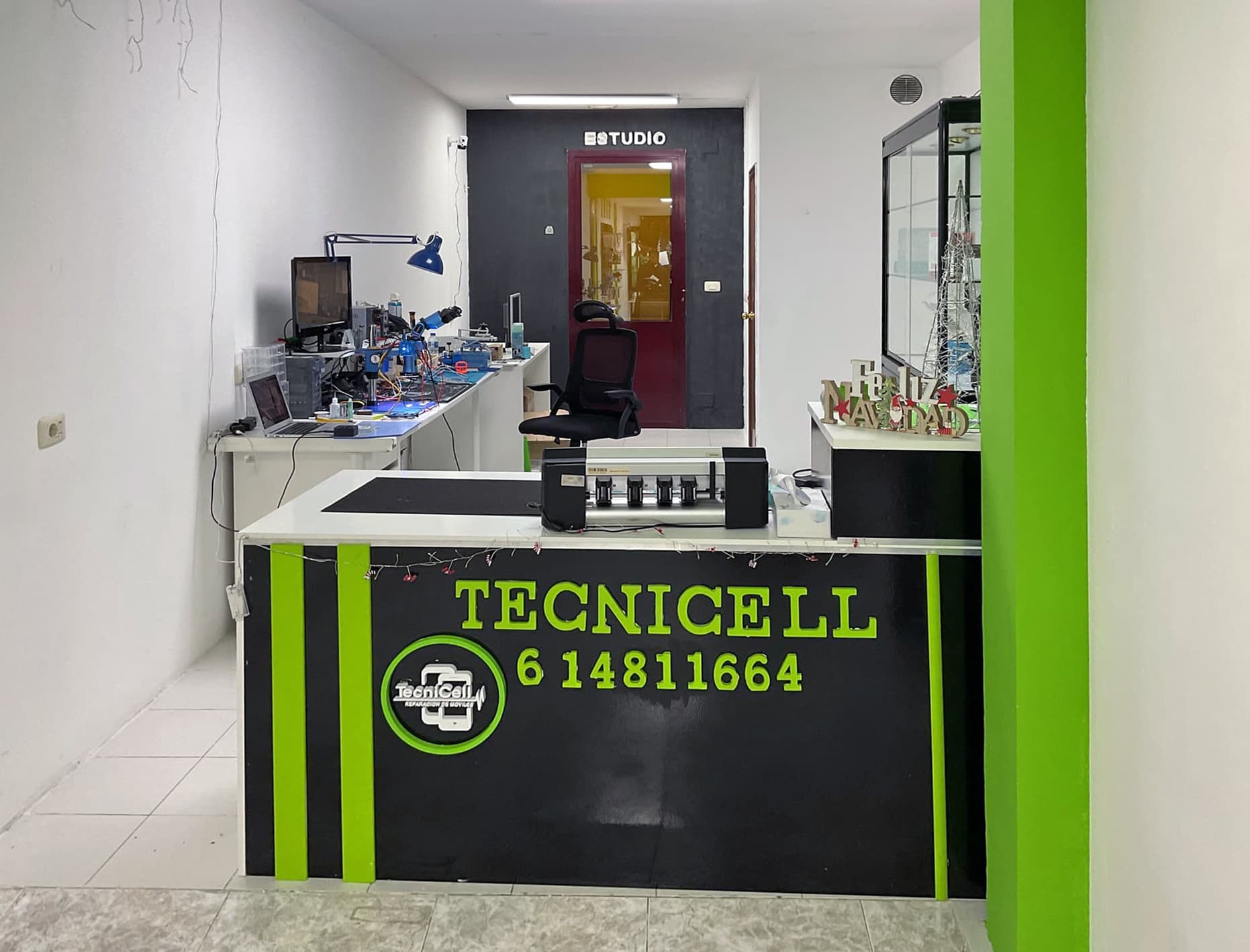 Tienda en Avenida de Monelos