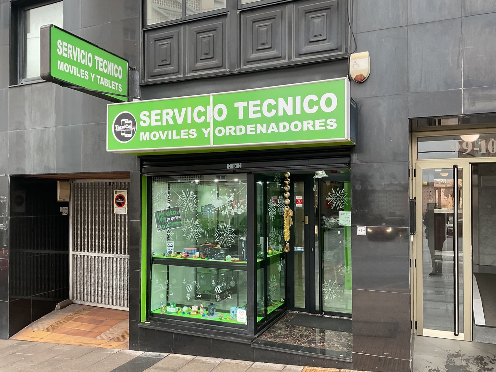 Tienda en Avenida de Monelos